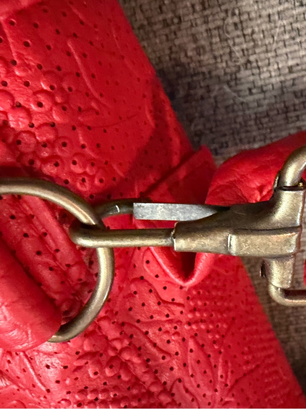 Vintage Mark Lifey Red Embossed Poly Floral Messenger Satchel Crossbody - Picture 3 of 9